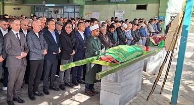 Kayan toprağın altında kalan harita teknisyeni öldü