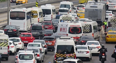 NÜFUSLA BİRLİKTE TRAFİK DE ARTIYOR