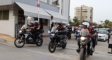 Bahis sitelerinde para nakline aracılık iddiasıyla 35 zanlı yakalandı