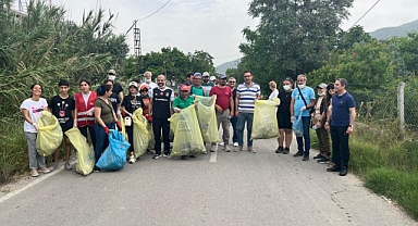 Defne’de vatandaşlar mahallelerini temizledi