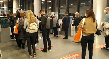 DOKUZ MİLYON KİŞİ SEYAHATE ÇIKTI
