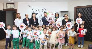 Dörtyol Belediye Başkanı Çocukları Makamında Ağırladı