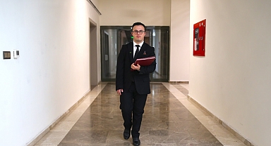 Down sendromlu Abdullah başkanlık makamının