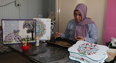 Hatay'da depremzede kadınlar el emeği ürünleri Türkiye'nin birçok iline gönderiyor