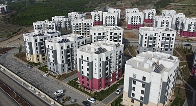Hatay Payas'taki afetzedeler evlerine yerleşmeye başladı
