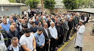 İsrail saldırılarında hayatını kaybeden Filistinliler için gıyabi cenaze namazı
