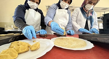 Kadınların Hazırladığı İftarlıklar Sofralara Ulaşıyor