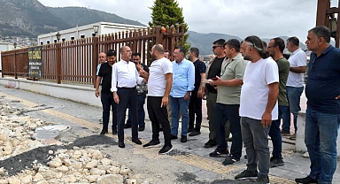 Başkan Yapar, 100. Yıl Prefabrik Çarşısı’ndaki Çalışmaları İnceledi