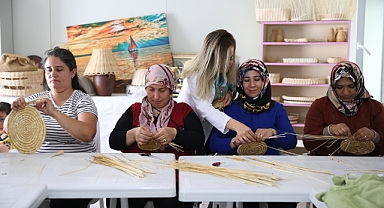 Buğday Sapları Dekoratif Ürüne Dönüşüyor