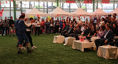 En Büyük Engel, Toplumsal Anlayış