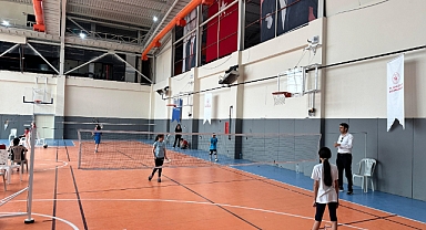 Hatay'da badminton aday hakemlik kursu açıldı