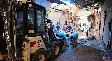 Hatay'da sağanaktan etkilenen bölgelerde temizlik çalışması başlatıldı