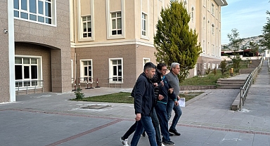 Marketten gıda hırsızlığı yaptıkları gerekçesiyle 2 zanlı tutuklandı