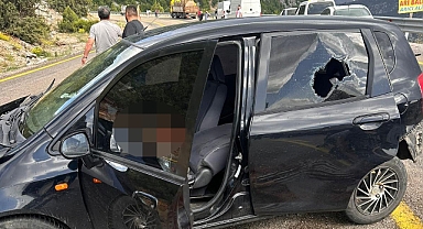 Trafik kazasında 1 kişi öldü, biri bebek 2 kişi yaralandı