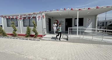 TÜRK KIZILAYI KÜTÜPHANESİ DEPREMZEDELERİN HİZMETİNDE