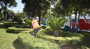 Yeşil Alanlarda Çalışmalar Sürüyor