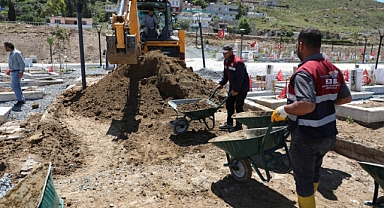 Zarar Gören Mezar Taşları İçin Teknik Ekip Görevlendirildi