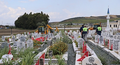 Zarar Gören Mezarlıkta Çalışma Başlatıldı