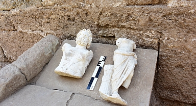 Aspendos Antik Kenti'nde bulunan Zeus ve Afrodit heykelleri arkeologları heyecanlandırdı