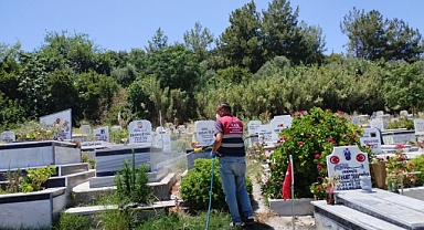 Bayram Öncesi Mezarlıklar Ziyaretlere Hazır