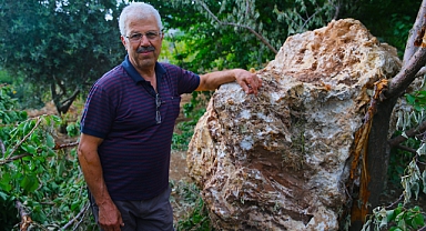 Dağdan Kopan Kaya Parçası Evin Bahçesine Düştü