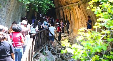 Depremlerde hasar almayan Titus Tüneli, Hatay'ın turizmine katkı sağlıyor