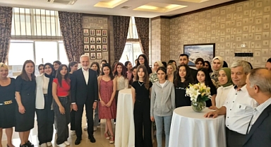 DEPREMZEDE ÖĞRENCİLERDEN RESİM SERGİSİ