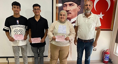 Dereceyle Mezun Olan Öğrenciler Ödüllendirildi