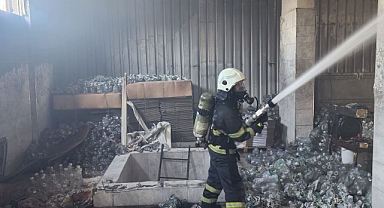 Hatay'da depoda çıkan yangın söndürüldü