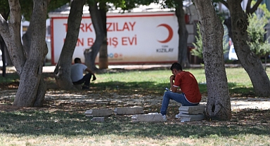 Hatay'da sıcak hava günlük hayatı olumsuz etkiledi