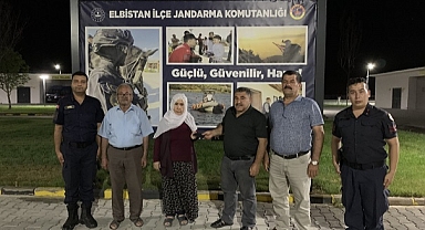 İçi para ve altın dolu kese bulan kişi sahibine teslim etti
