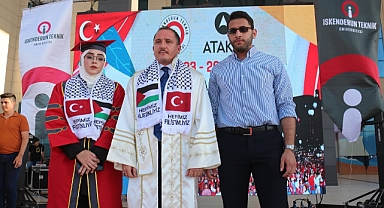 İskenderun'da üniversite öğrencilerinden mezuniyet töreninde İsrail'e tepki