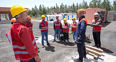 ÖĞRETMENLERE HAYAT KUTRTARMA EĞİTİMİ