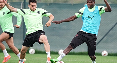 PULAT: HATAYSPOR’UN HEDEFİ LİGDE KALMAK OLMAMALIDIR!