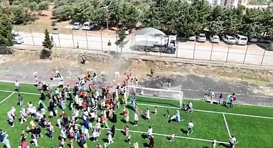 Sıcaktan Bunalan Öğrencileri İtfaiye Serinletti