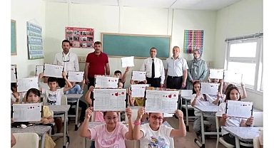 Tecimen, Öğrencilerin Karne Sevinçlerine Ortak Oldu