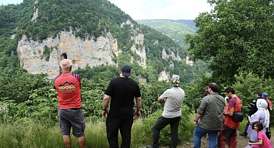Türkiye haritasını andıran kayalık alanıyla merak uyandırıyor