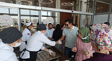 Başhekimden Vatandaşlara Aşure İkramı