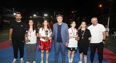 Başkan Dönmez, Sporculara Ödüllerini Dağıttı