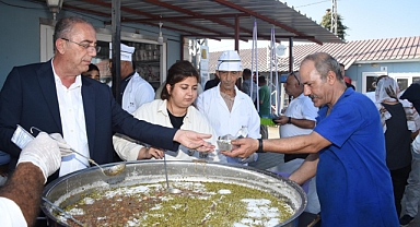 Başkan Yapar, Aşure İkramında Bulundu