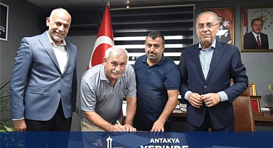 Başkan Yapar, Ev Sahipleriyle Sözleşme İmzaladı