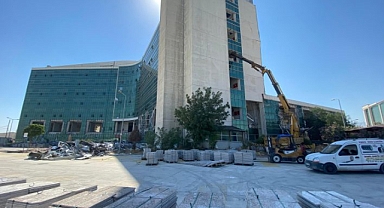 Bölge Hastanesi Yıkılıyor