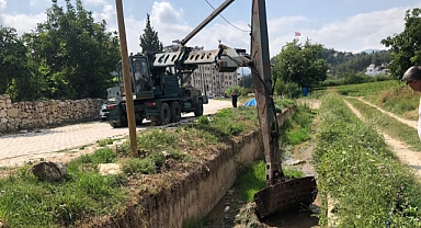 Dere Temizlik Çalışmaları Sürüyor