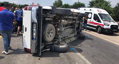 Devrilen Pikaptaki 4 Kişi Yaralandı