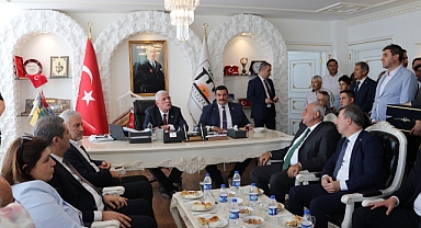 İYİ Parti Genel Başkanı Dervişoğlu, ziyaretlerde bulundu