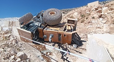 Kepçenin devrilmesi sonucu 1 kişi öldü, 1 kişi yaralandı