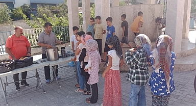 Merhum Teksöz Hayratına, Çorba İkram Edildi