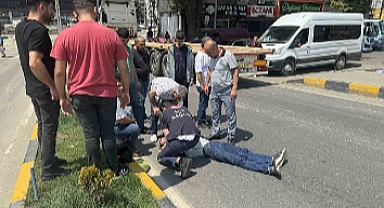 Motosikletin çarptığı yaya yaralandı