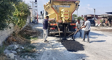 ANTAKYA BELEDİYESİ FEN İŞLERİ MÜDÜRLÜĞÜ EKİPLERİ YOL ÇALIŞMALARINI SÜRDÜRÜYOR