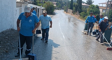 ANTAKYA BELEDİYESİ TEMİZLİK İŞLERİ MÜDÜRLÜĞÜ EKİPLERİ DURMAKSIZIN ÇALIŞIYOR